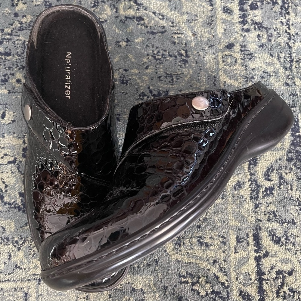 Naturalizer Clogs 7.5 - Picture 2 of 6